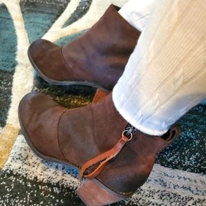 DOLCE VITA Suede Choc. Brown Boots - 9.5 (EUC)